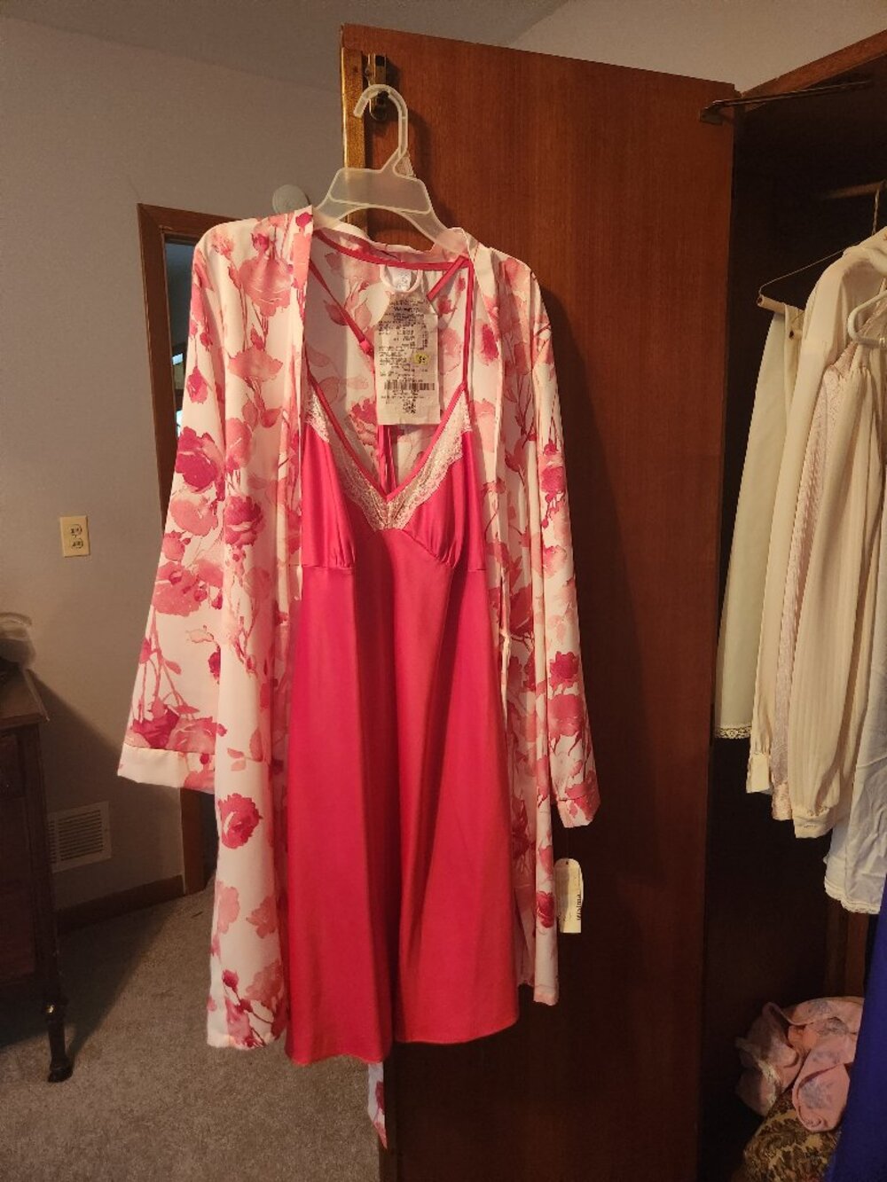 Chemise and Robe